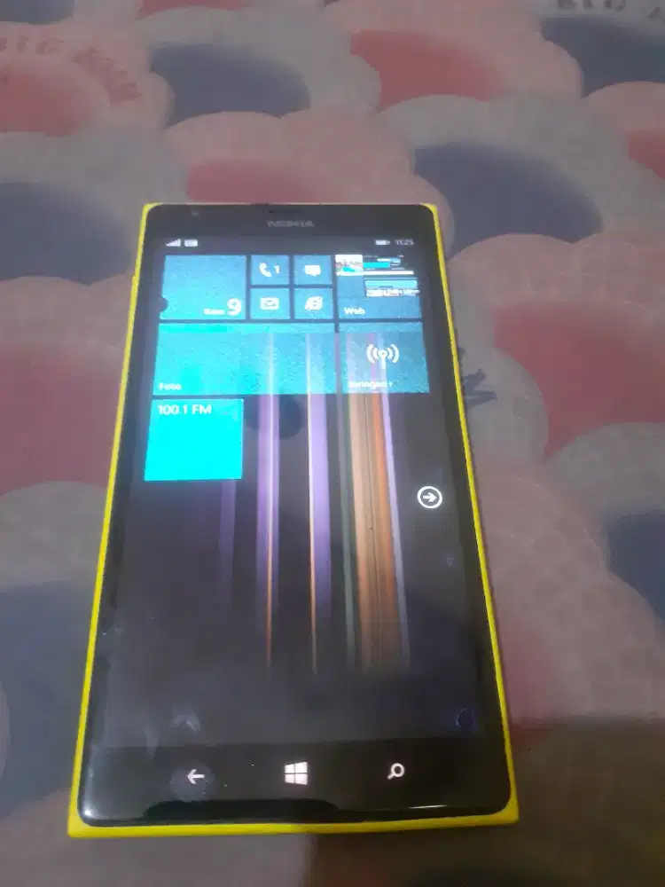 Nokia Lumia 1520 minus LCD kena, Garis² Yg Lain² nya Normal