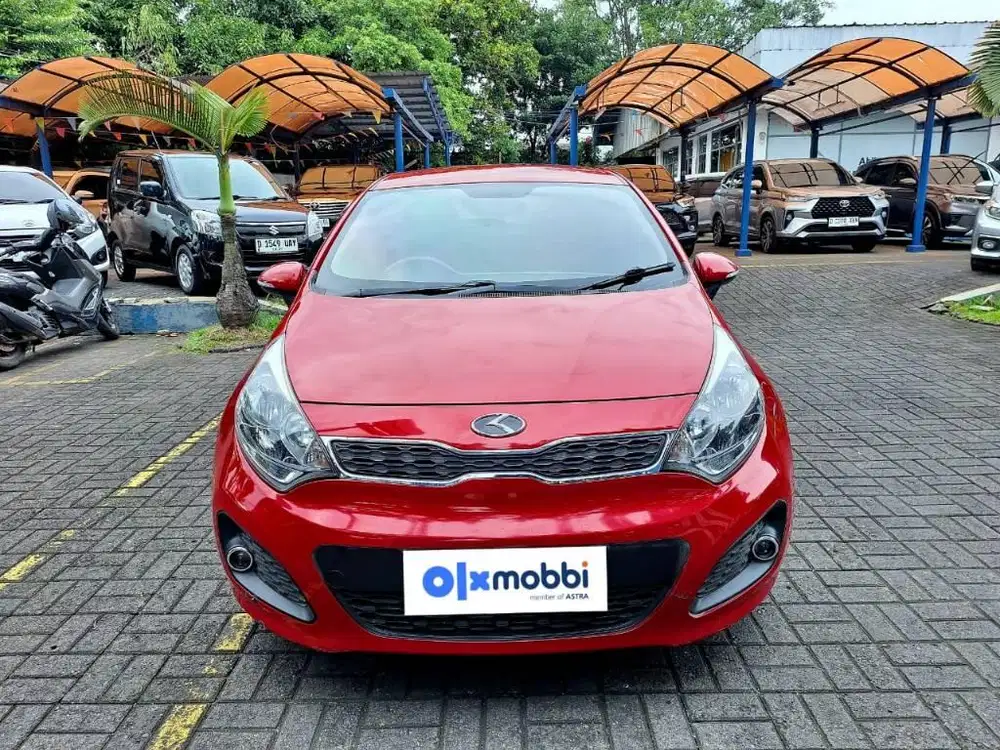 LOW KM Kia Rio 1.4 MT 2014 Istimewa