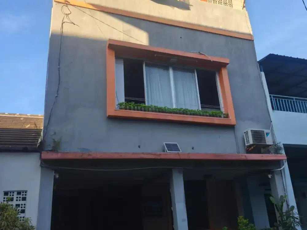 Jual cepat, rumah 3 Lantai, MURAH Komplek Sariwangi Parongpong KBB