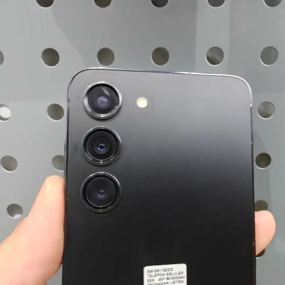 Samsung Galaxy S23 8GB / 256GB – Mulus Lengkap