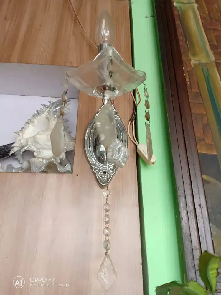 Lampu Dinding Kristal Lawas