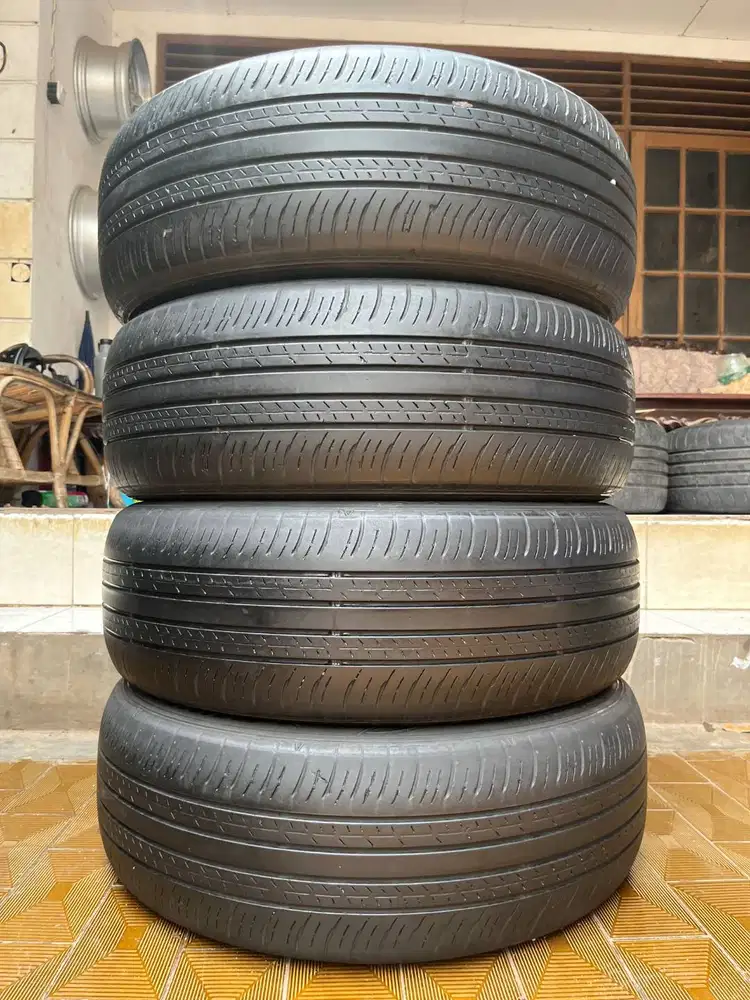 Ban Dunlop Enasave EC300+ 215 60 r17 4Pcs