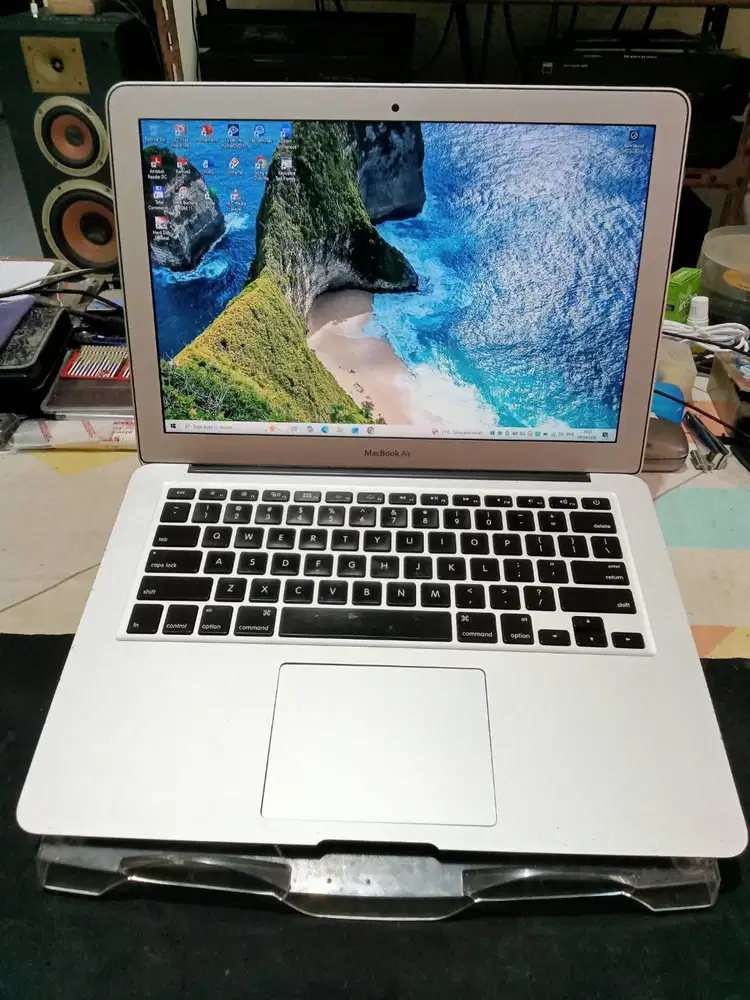 MacBook Air 2013 / Core i5 Gen-4 / 13.3 / SSD 128Gb / 4Gb / 2 Jam