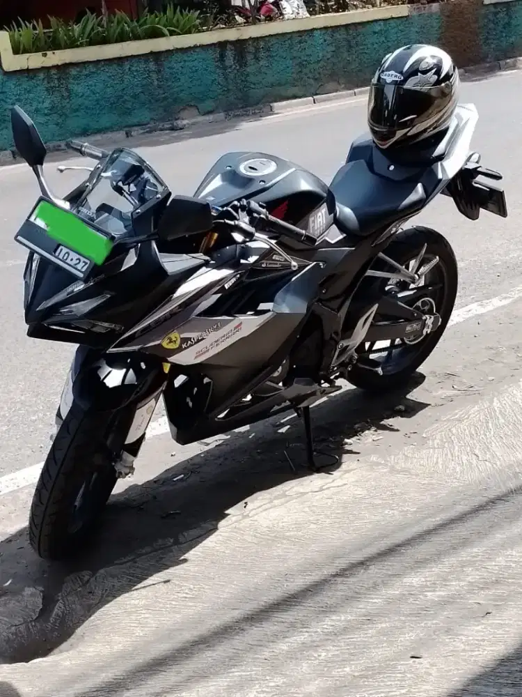 Dijual Cepat! CBR 150R Kondisi Prima