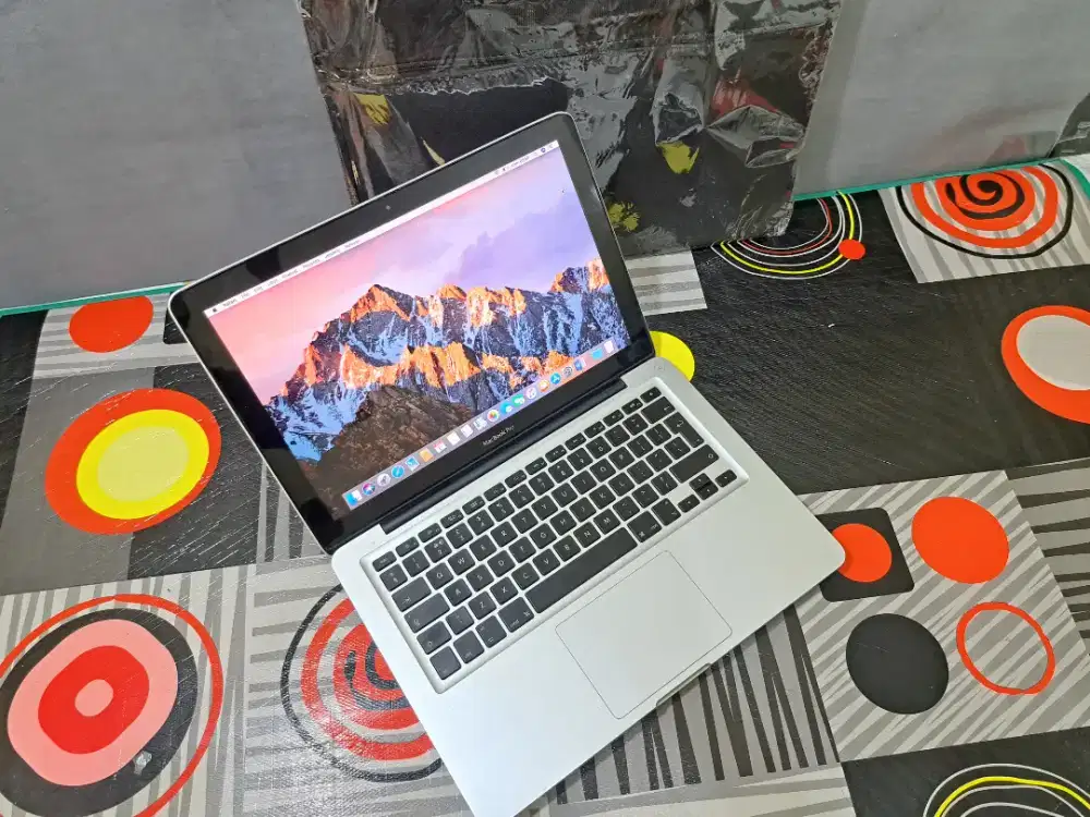 Jual BU macbook pro core i5 ram 8 hdd 500 gb normal semua siap pakai