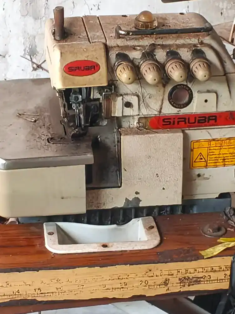 Dijual mesin obras jahit merek siruba nominus tinggal pakai