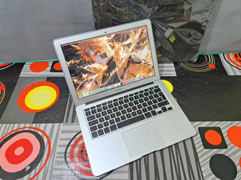Macbook air core i5 ram 8 ssd 128 gb ngebut slim siap pakai