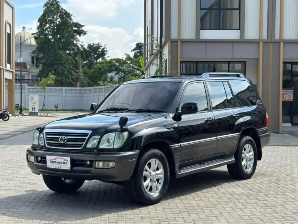 Land cruiser Cygnus 2003
