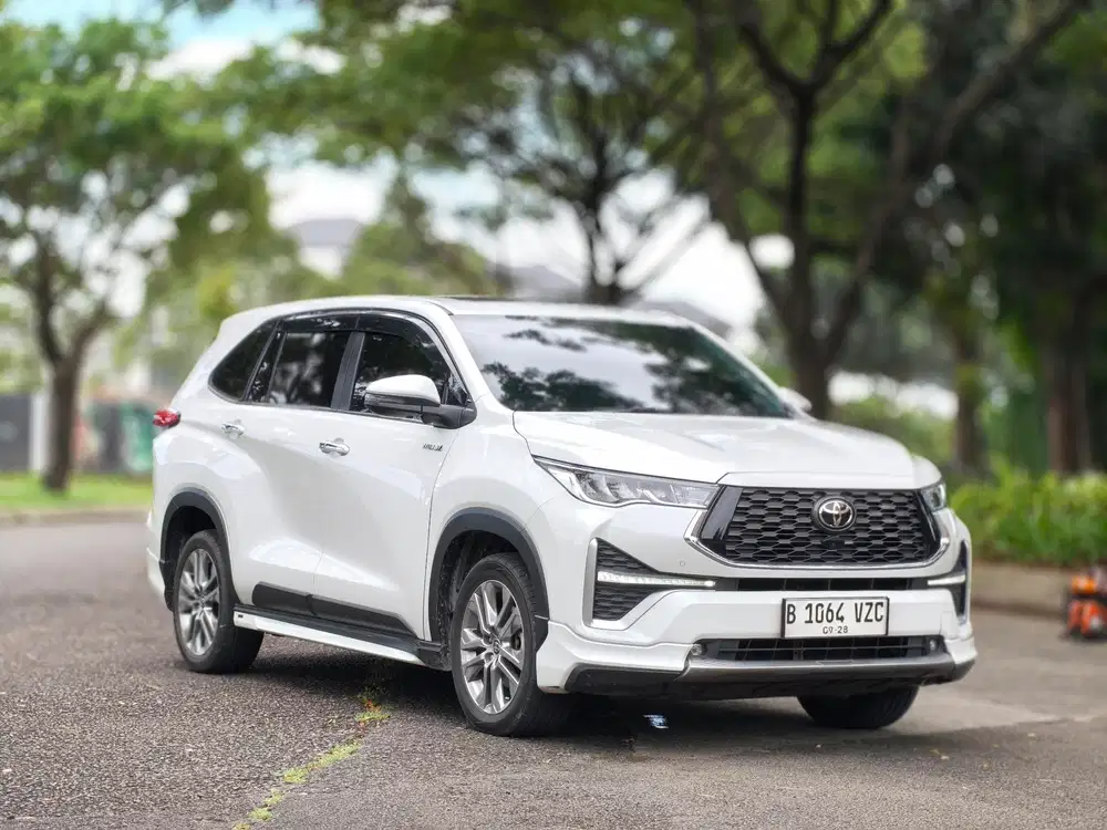 TOYOTA KIJANG INNOVA ZENIX Q HYBRID MODELISTA 2.0 AT 2023 ISTIMEWA!!