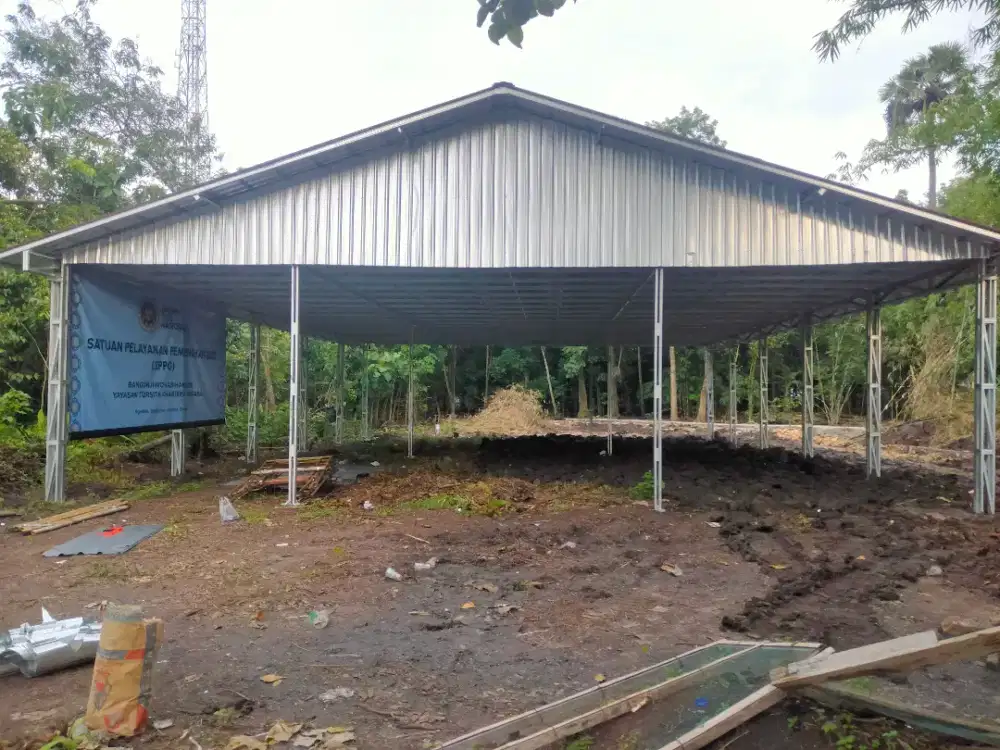 Pemasangan atap gudang bajaringan dan galvalum