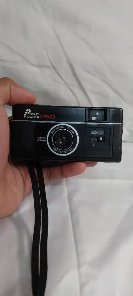 Pocket Camera Fujica 250 Rare Item