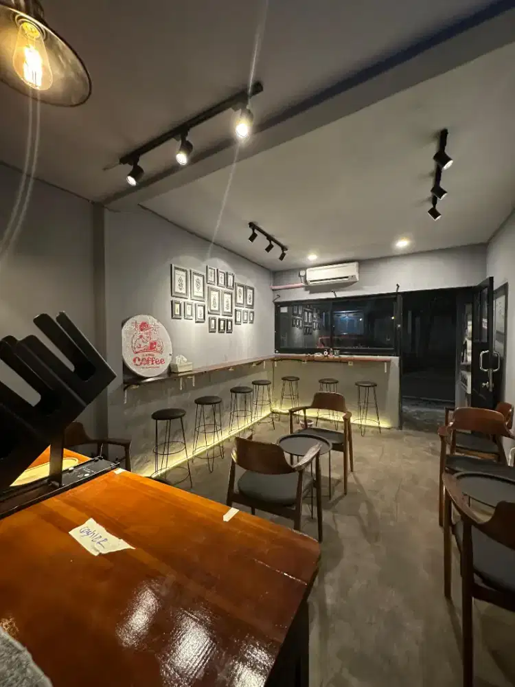 penjaga kedai untuk nginap