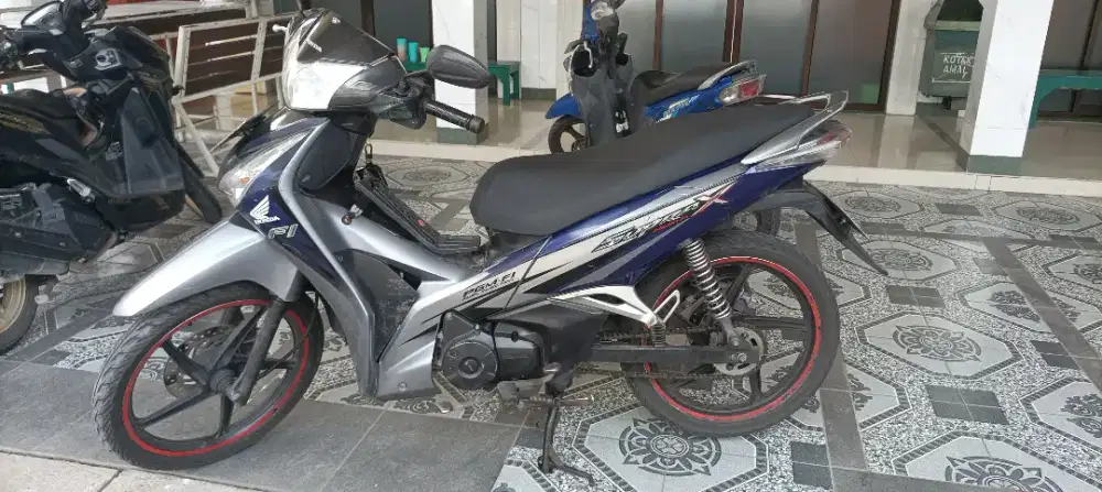 SUPRA X 125 HELM IN TERAWAT