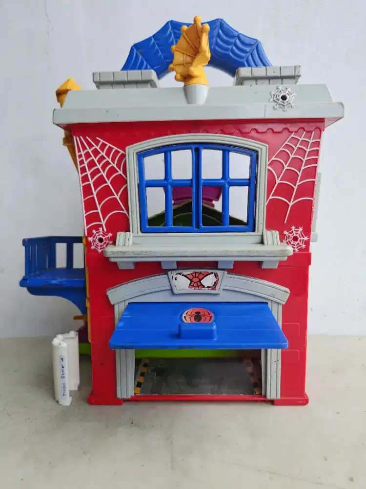 Hasbro Spider-Man Bank Heist Marvel Super Hero Squad playset Diorama