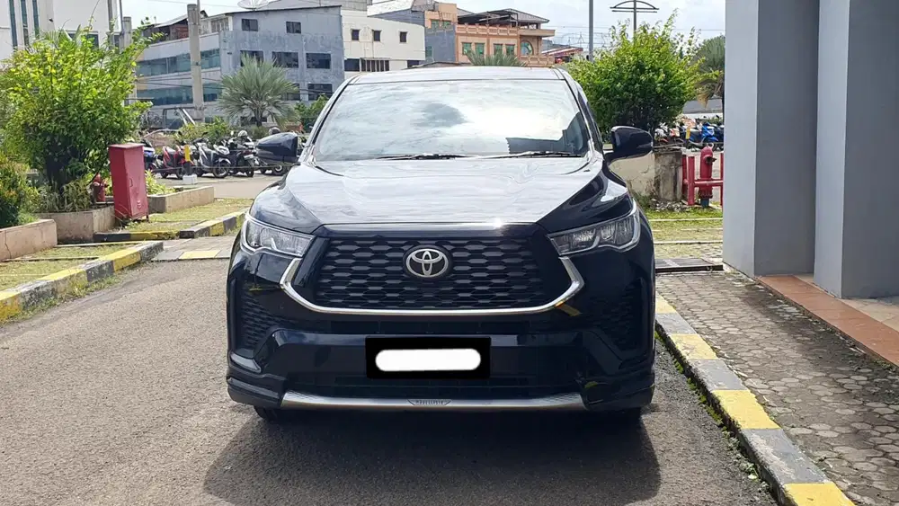 Km28rb toyota zenix v hybrid modelista rse 2023 hitam