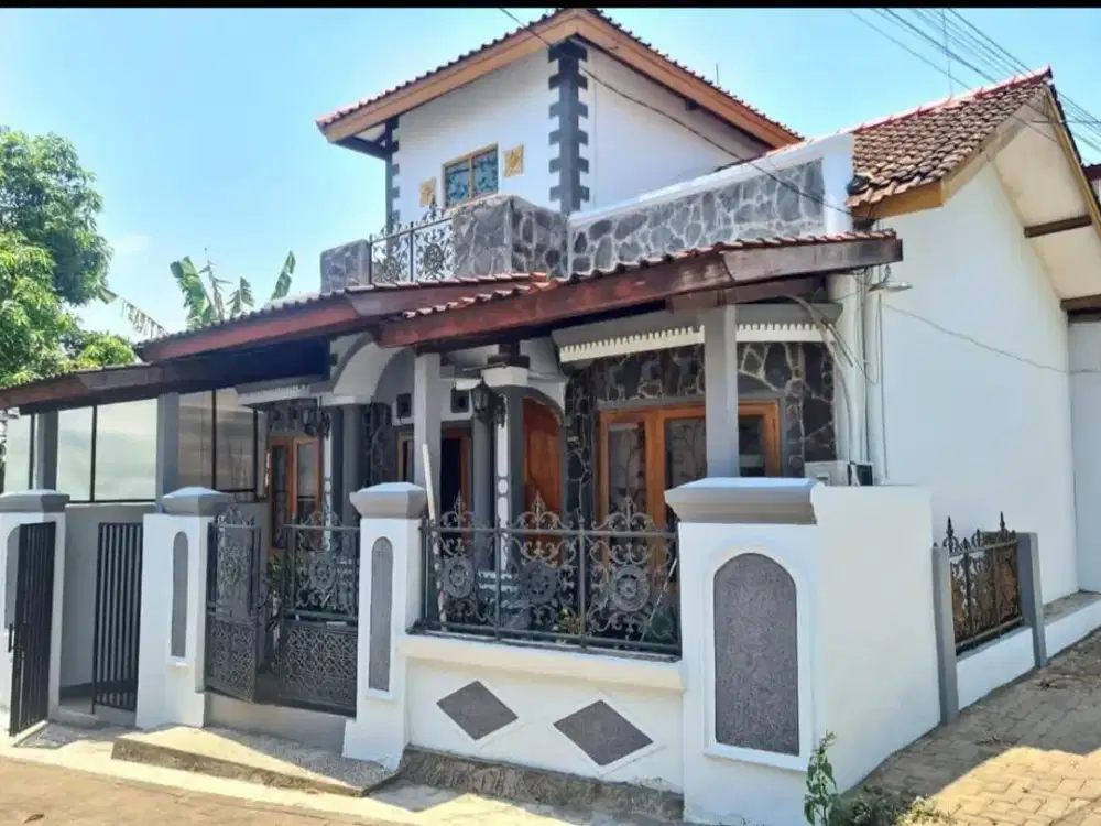 Rumah bagus srondol wetan banyumanik siap huni