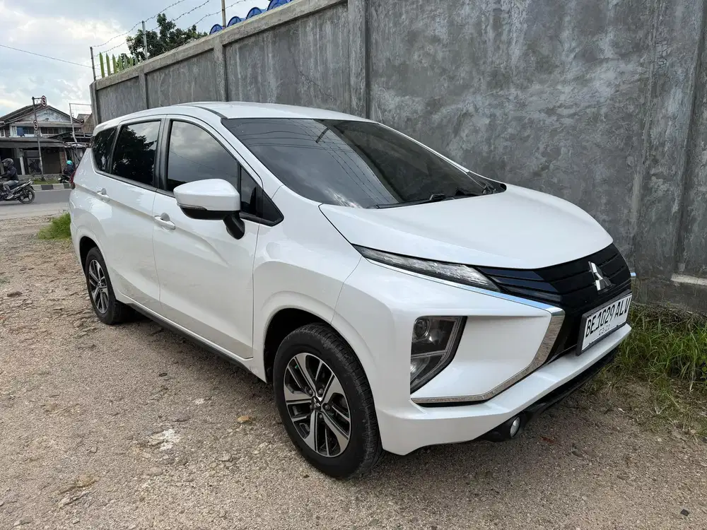 XPANDER MATIC 2018 PUTIH