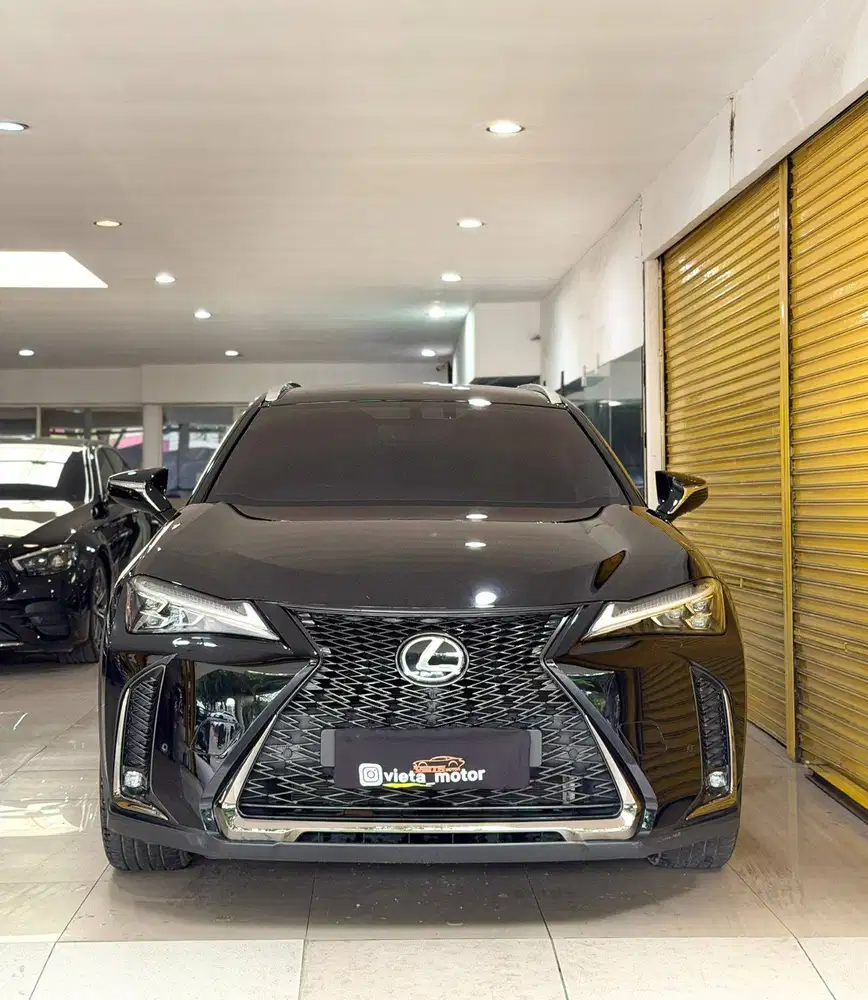Lexus UX200 F Sport 2020 July Automatic Hitam Metalik Vieta Motor