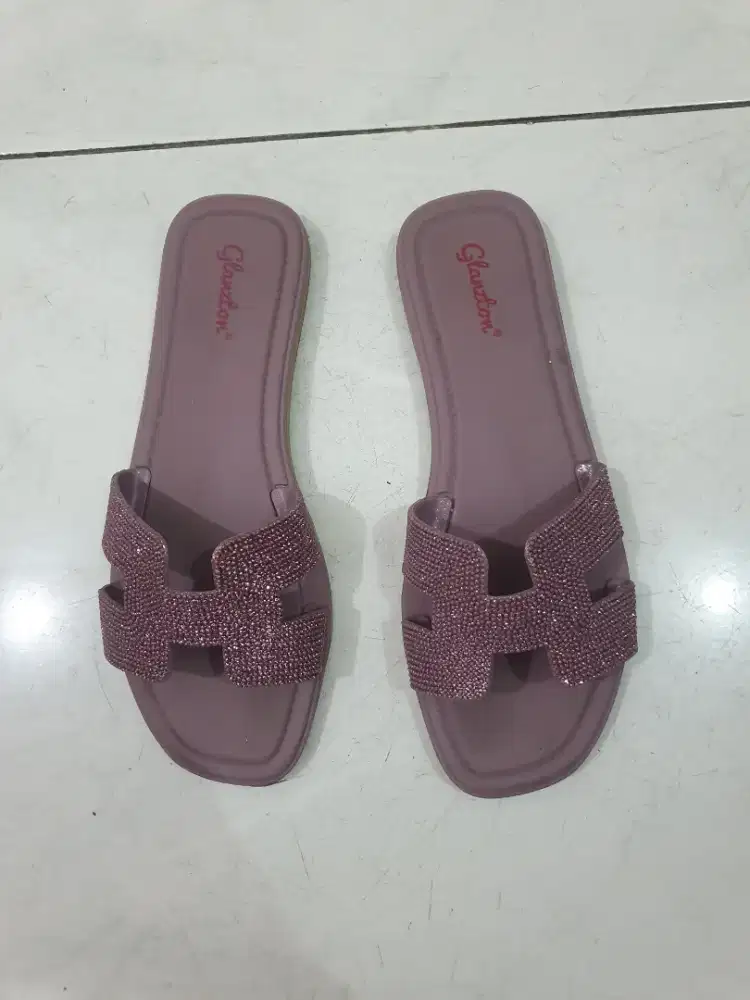 Sandal Hermes Ungu Size 37 Seken Bekas Pakai Kondisi Sandal Bagus