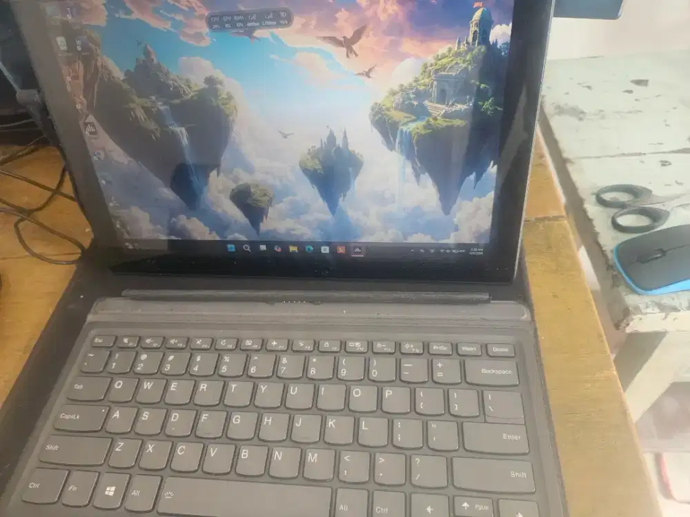Laptop 2 in 1 bisa dilepas jadi tablet
