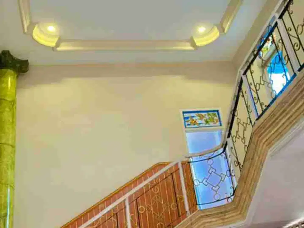 Dijual Rumah Asi dengan Pool di Jatibening