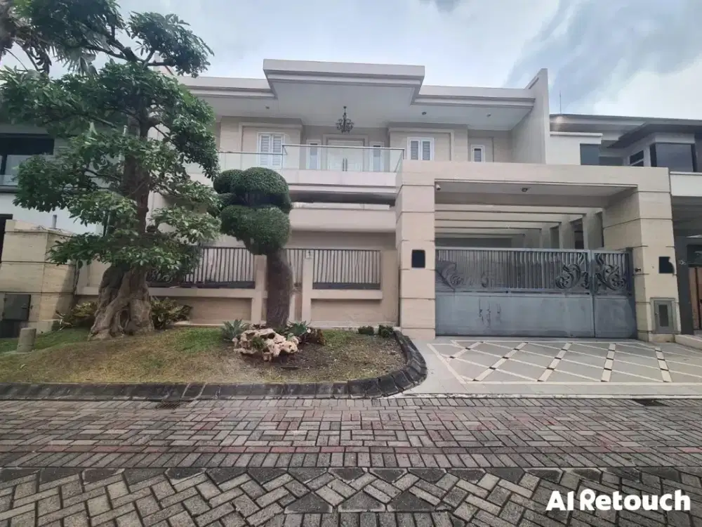 Dijual Rumah Mewah Graha Family Strategis Siap Huni