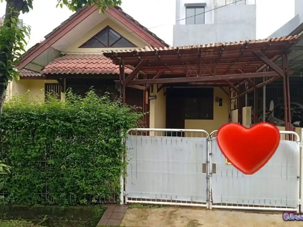 Rumah Luas 162m2 Semi Furnish Kemang Pratama – 2+1 KT, Carport 2 Mobil, Murah!