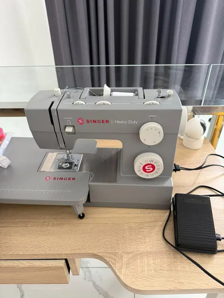 Mesin jahit SINGER 4432