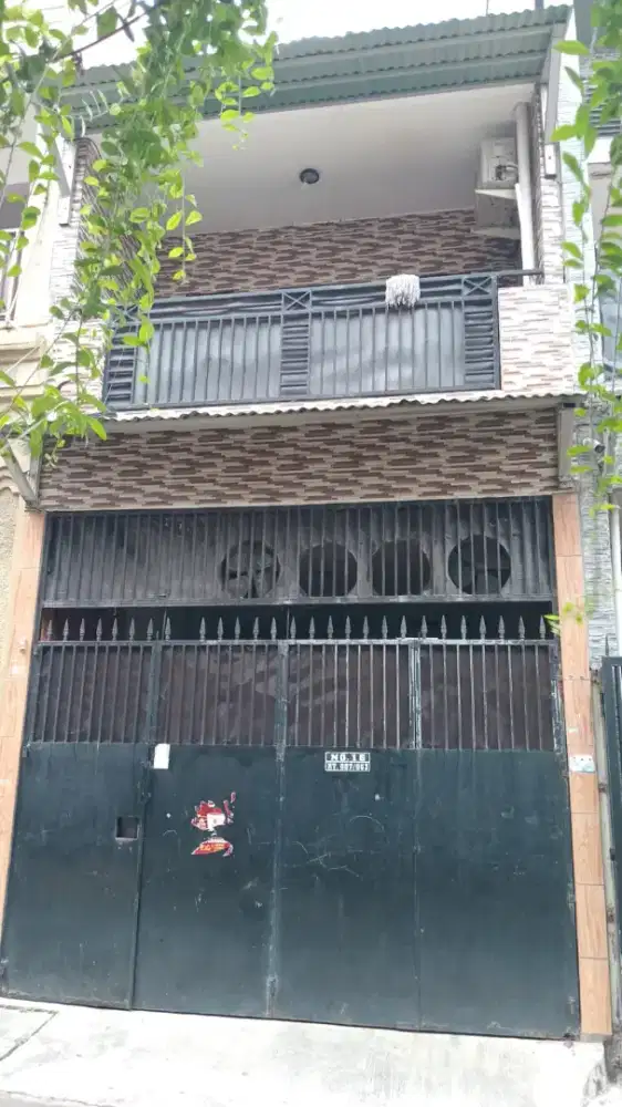 Rumah 2 Lantai di Jakarta Pusat, SHM, Akses 2 Mobil