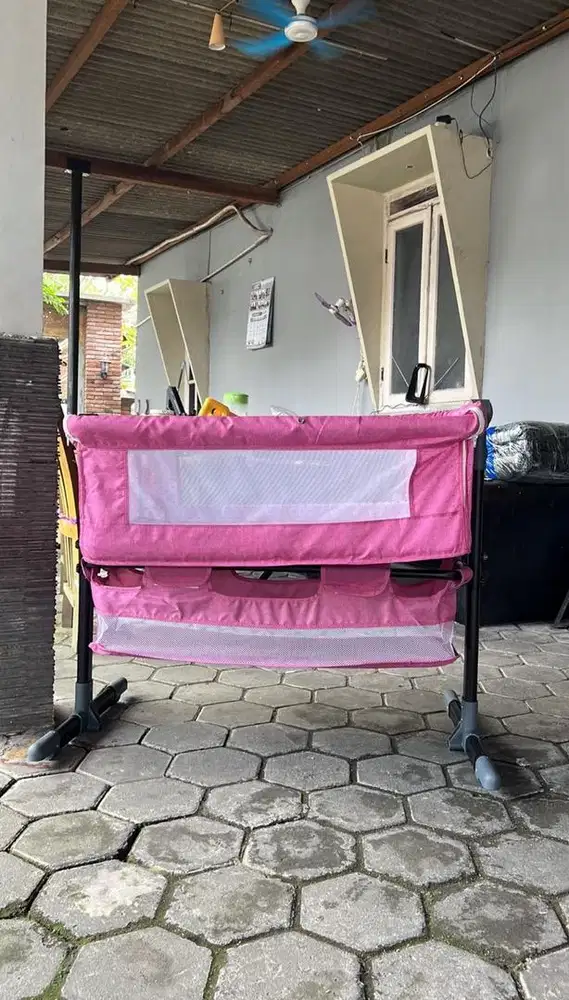 Tempat tidur bayi / box bayi