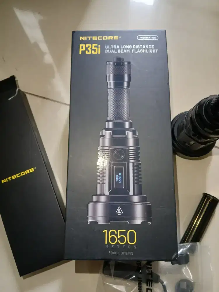 Nitecore P35i senter hybrid LEP & LED, kondisi like new