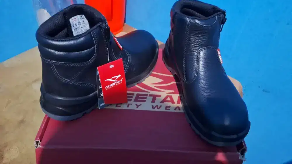 Dijual sepatu safety merk Cheetah