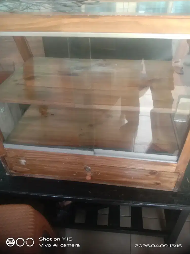 Jual cepat etelase kaca cocok tuk jualan makanan