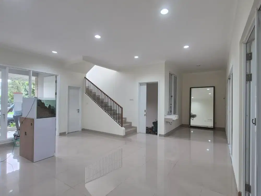 Dijual Rumah lokasi Strategis 2 Lantai di Cluster Vivaldi Gading Serpong