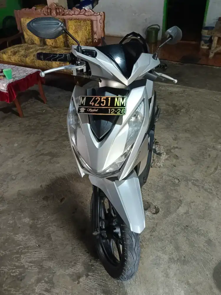 Honda beat 2021 warna silver