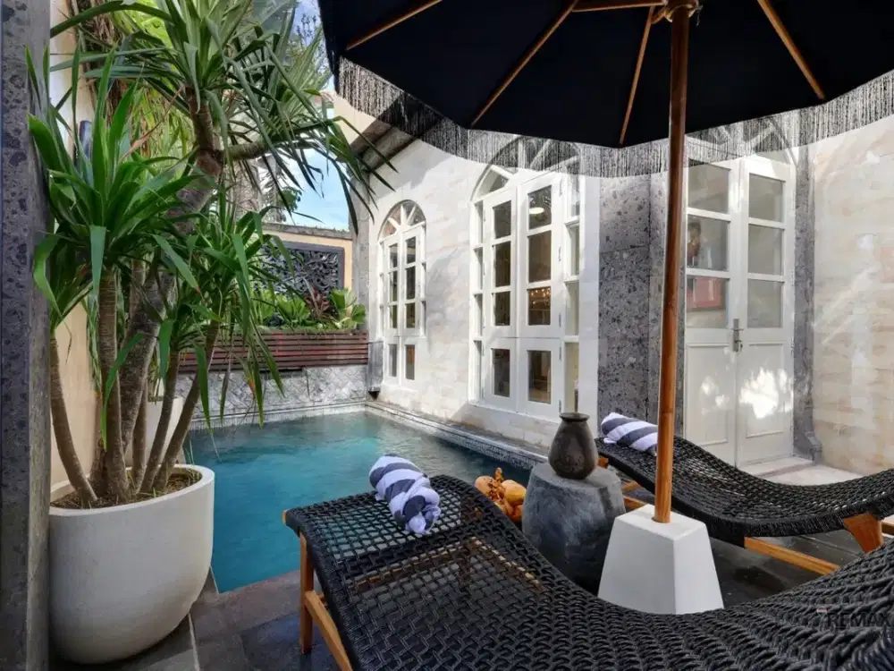 Villa Cantik dengan Design Modern Tropis Dijual, di Canggu Area