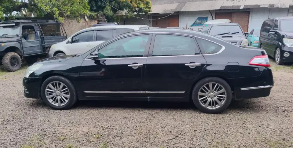 Jual Nissan teana 250xv V6