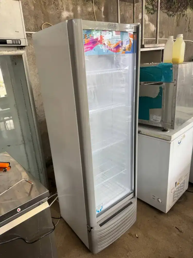 Showcase GEA EXPO-37FR 1 pintu
Kapasitas 290L

Mulus, Mesin ori