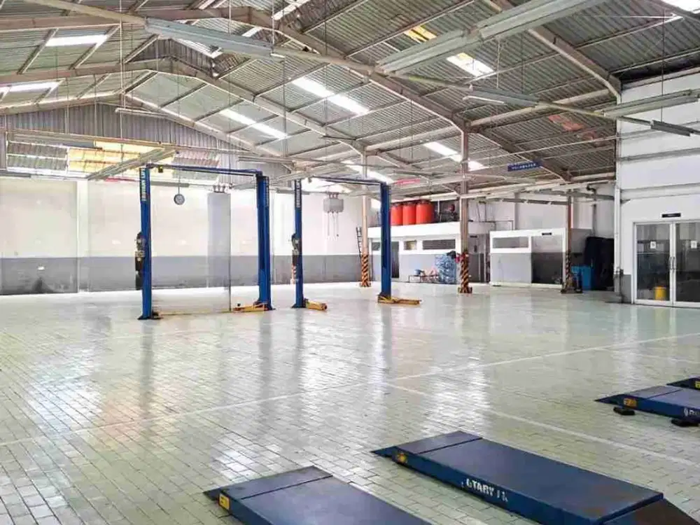 Dijual Showroom Siap Usaha Strategis Di Radio Dalam Jakarta