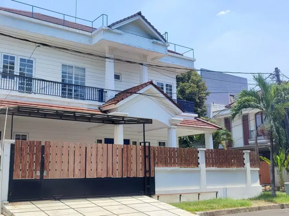 Dijual Cepatt/Disewakan Rumah 2 Lantai (Hoek)