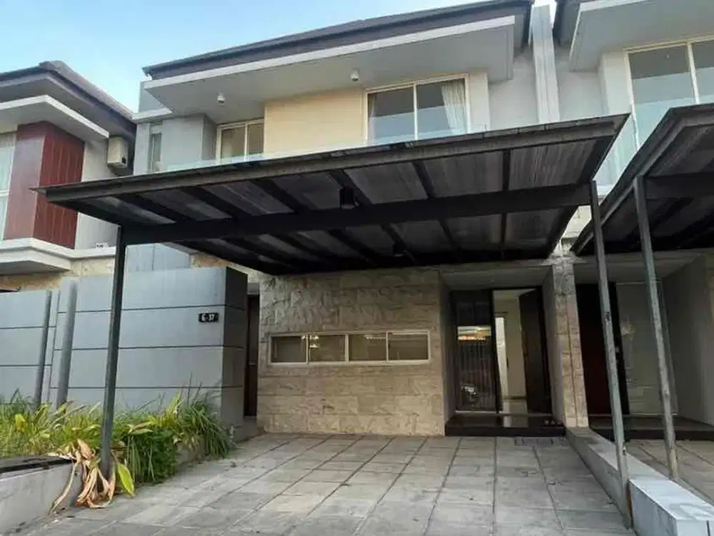 Disewakan Rumah 2 Lantai Semi Furnish Siap Huni di Graha Natura, Surabaya Barat