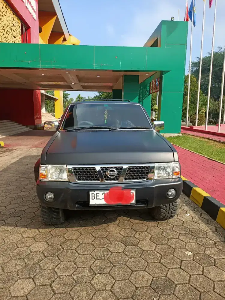 Nissan Terrano black CBU 4x4 kotamdya
