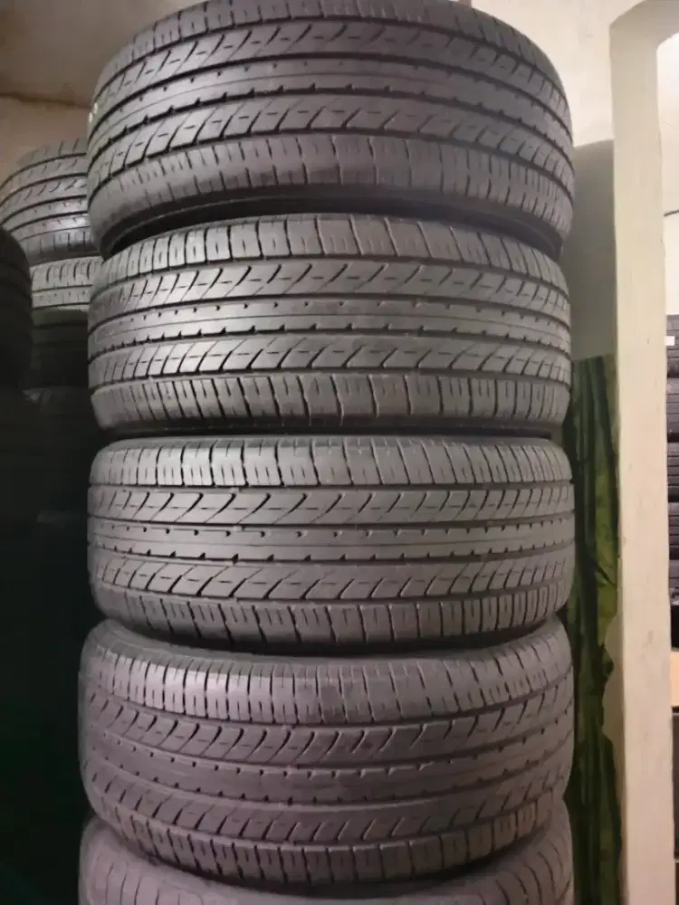 4 Ban 235/50/18 Toyo Tranpath R30 Tahun 2022