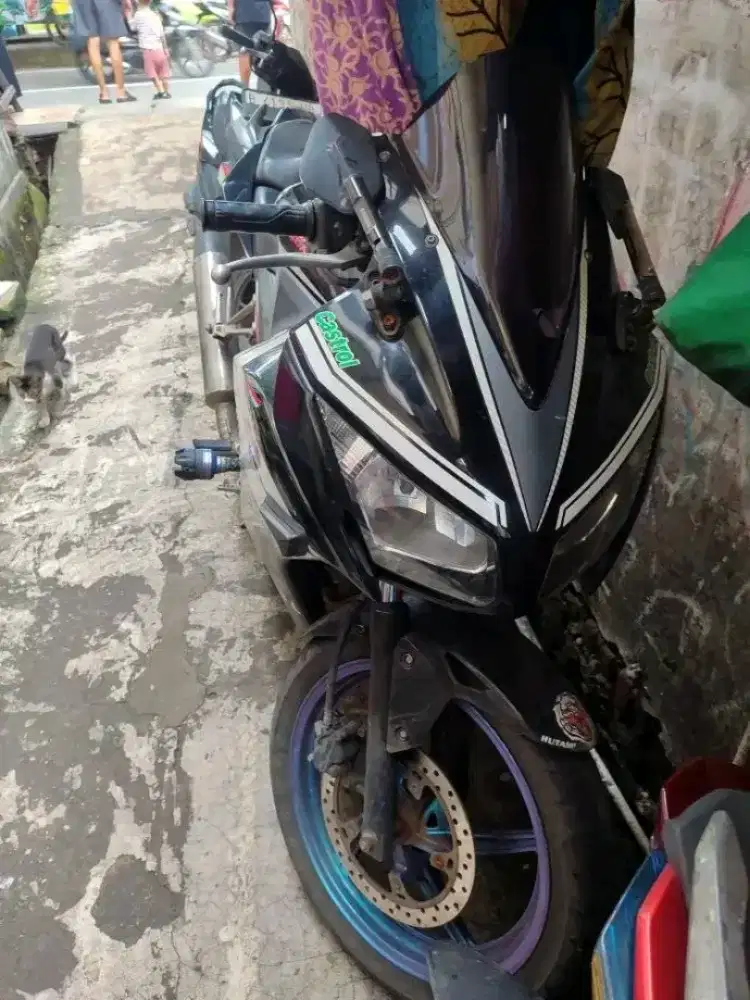 CBR 150r THN 2015