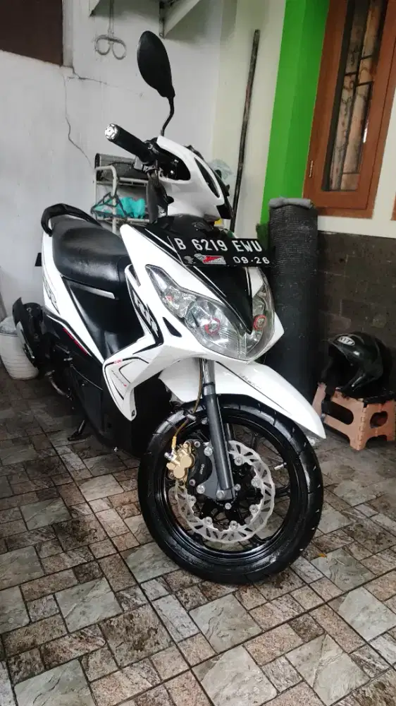Yamaha Xeon Karbu (44D)