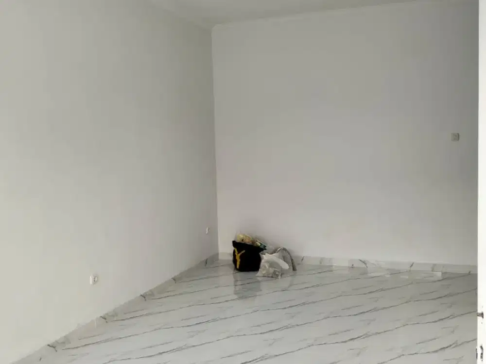 Dijual Rumah full renovasi di Puri Gardena