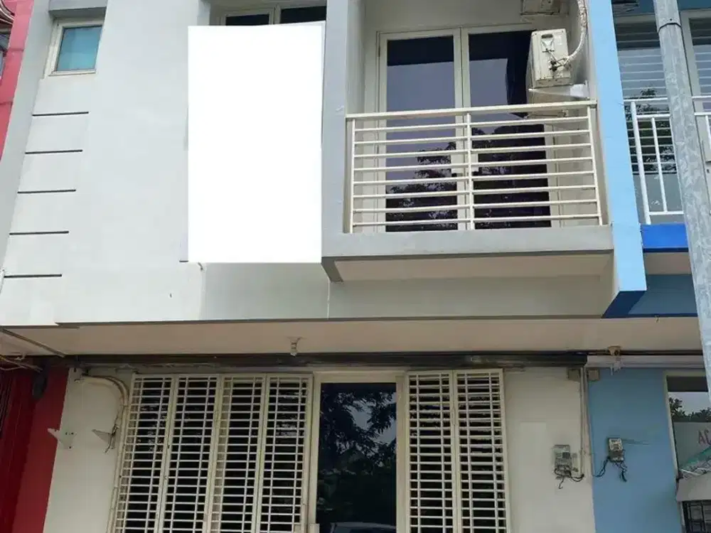 Ruko Pakuwon City Siap Pakai Terawat Strategis