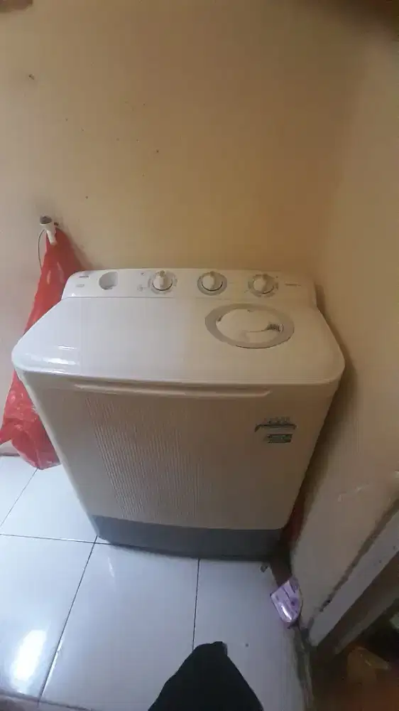 Mesin cuci bekas