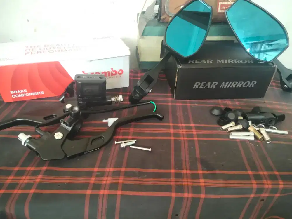 Master Rem Kotak & Kaca Spion Cermin Biru