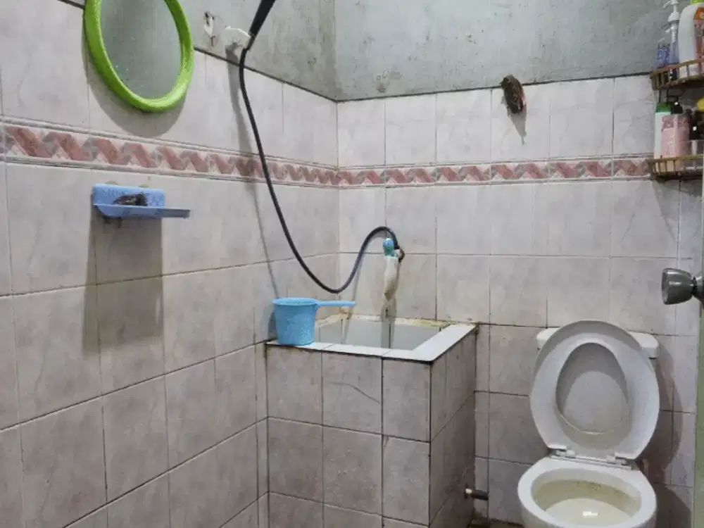 Dijual Rumah Luas dan Murah Lokasi Strategis di Taman Harapan Baru Bekasi